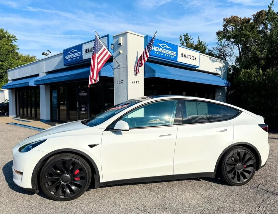 2022 Tesla Model Y Performance - Image 11 of 20