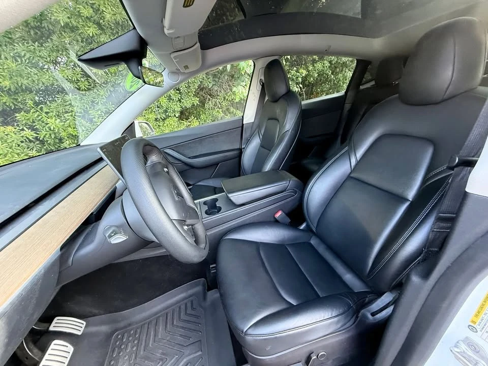 2022 Tesla Model Y Performance - Image 16 of 20