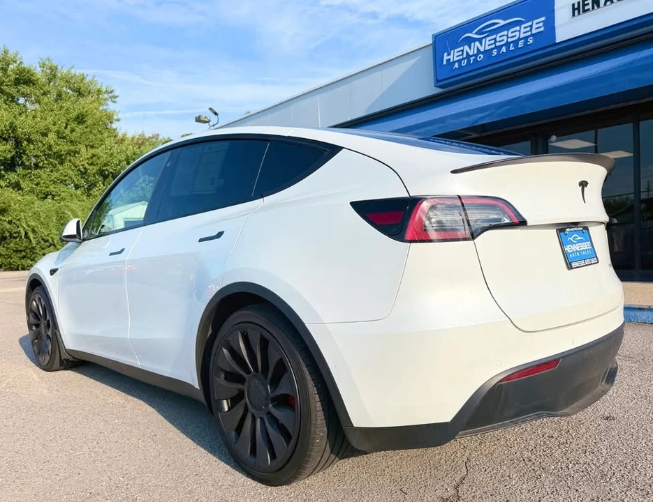 2022 Tesla Model Y Performance - Image 15 of 20