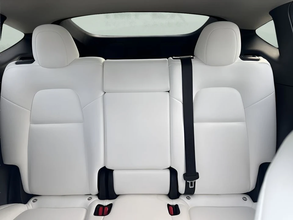 2022 Tesla Model Y Performance - Image 12 of 21