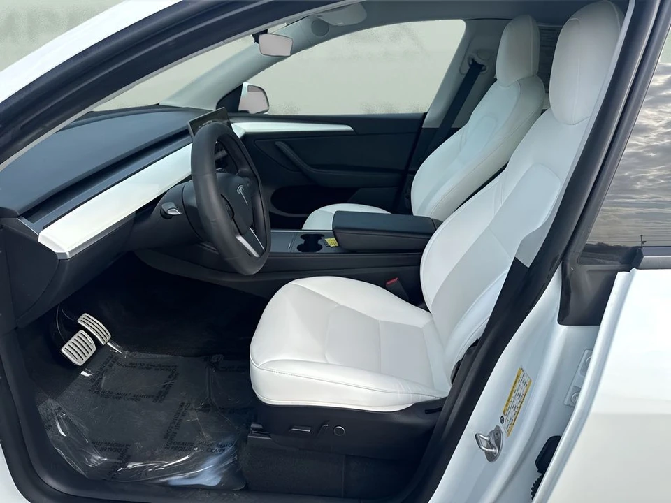 2022 Tesla Model Y Performance - Image 9 of 21