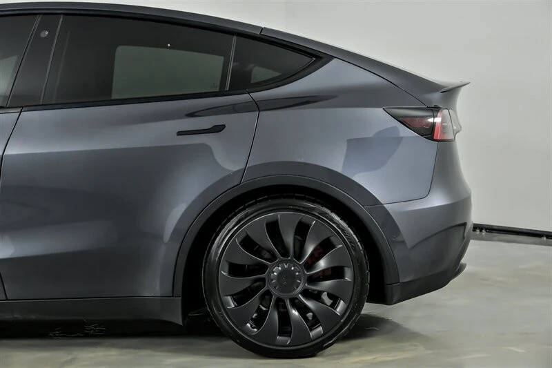 2022 Tesla Model Y Performance - Image 9 of 12