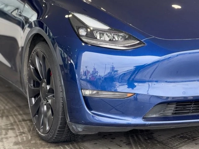 2022 Tesla Model Y Performance - Image 8 of 12