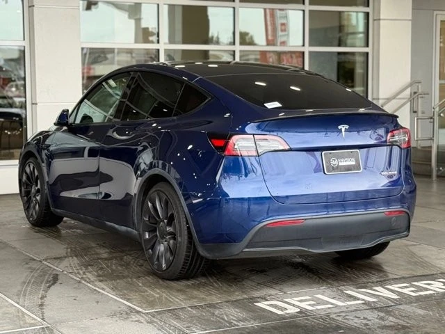 2022 Tesla Model Y Performance - Image 9 of 12