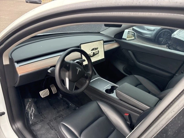 2022 Tesla Model Y Performance - Image 13 of 21