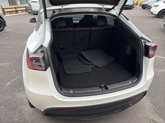 2022 Tesla Model Y Performance - Image 20 of 21
