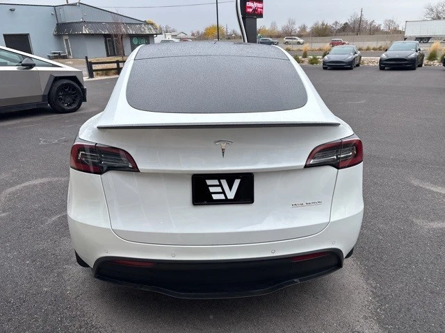 2022 Tesla Model Y Performance - Image 8 of 21
