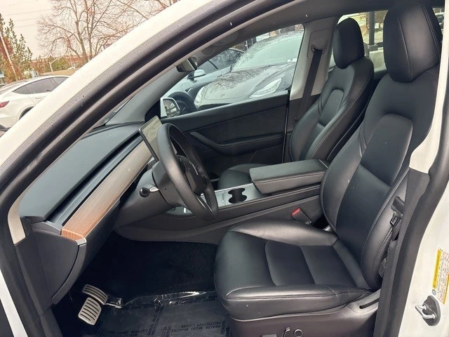 2022 Tesla Model Y Performance - Image 12 of 21