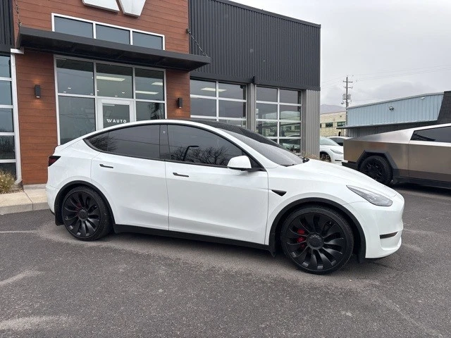 2022 Tesla Model Y Performance - Image 10 of 21