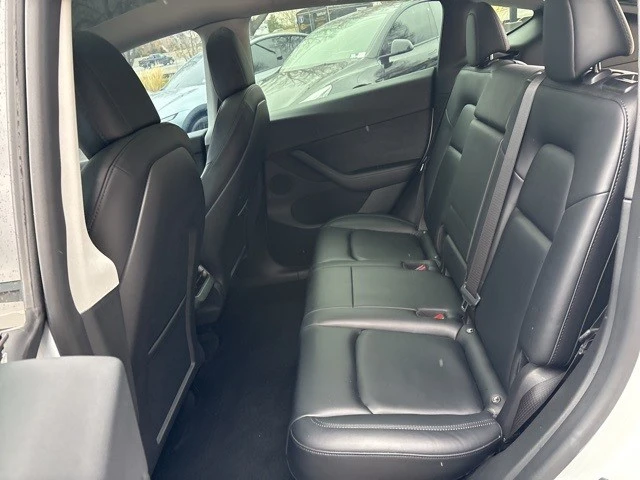 2022 Tesla Model Y Performance - Image 17 of 21
