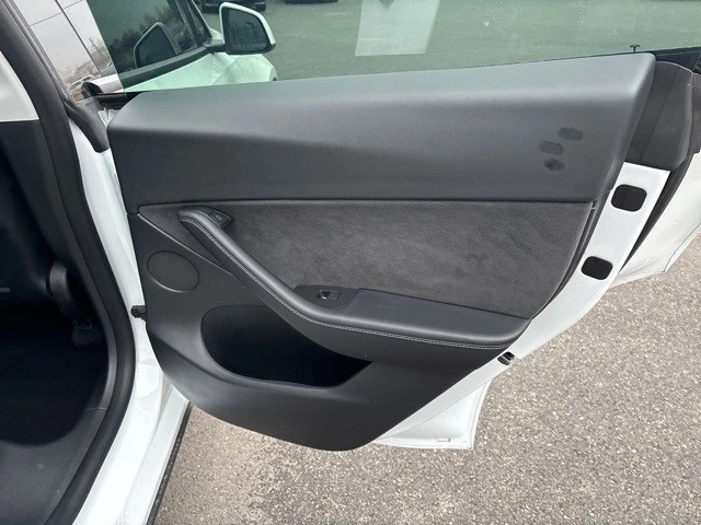2022 Tesla Model Y Performance - Image 21 of 21