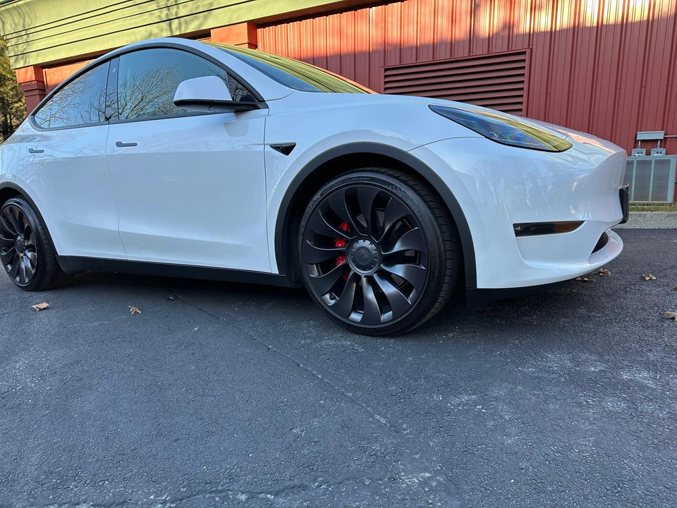 2022 Tesla Model Y Performance - Image 14 of 31