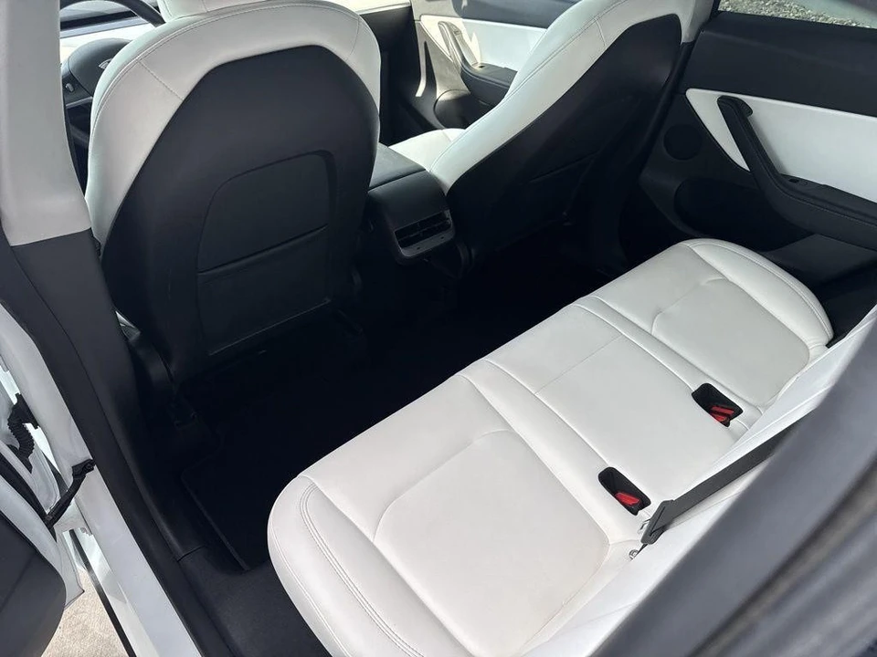 2022 Tesla Model Y Performance - Image 12 of 21