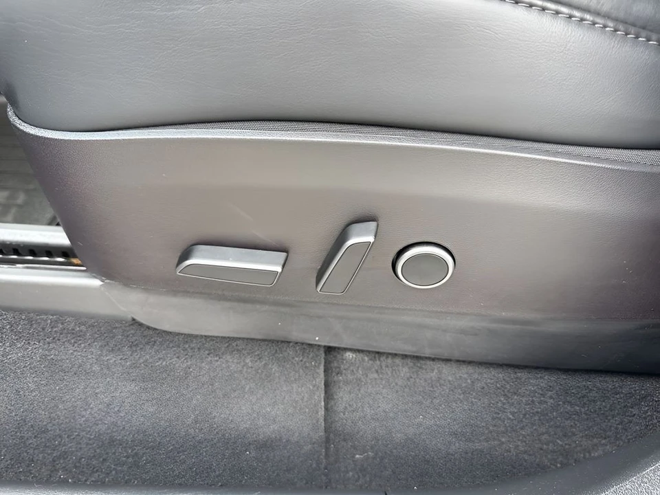2022 Tesla Model Y Performance - Image 10 of 21