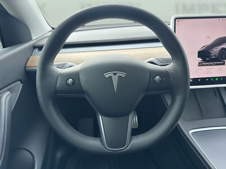 2022 Tesla Model Y Performance - Image 15 of 21