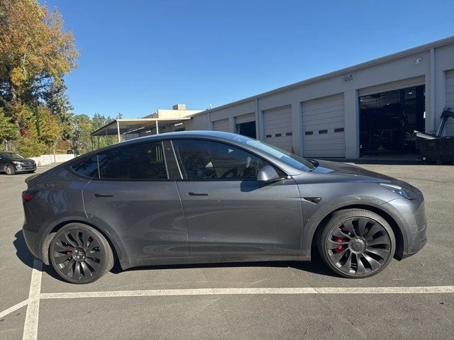 2022 Tesla Model Y Performance - Image 4 of 12