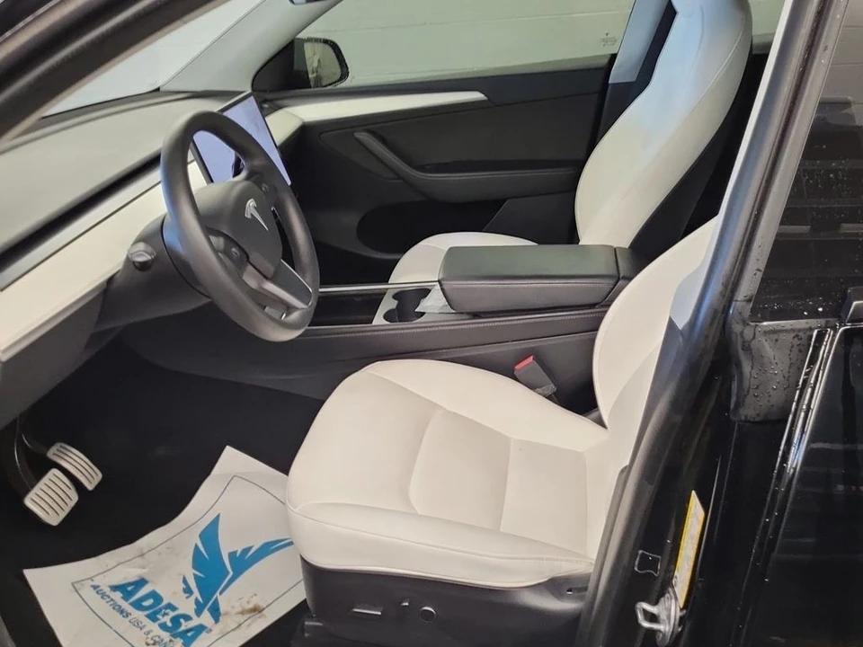2022 Tesla Model Y Performance - Image 6 of 8