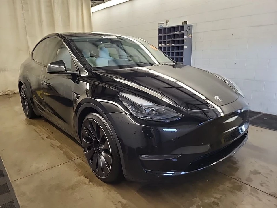 2022 Tesla Model Y Performance - Image 4 of 8