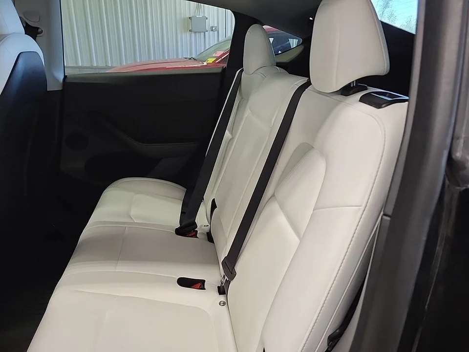 2022 Tesla Model Y Performance - Image 7 of 8
