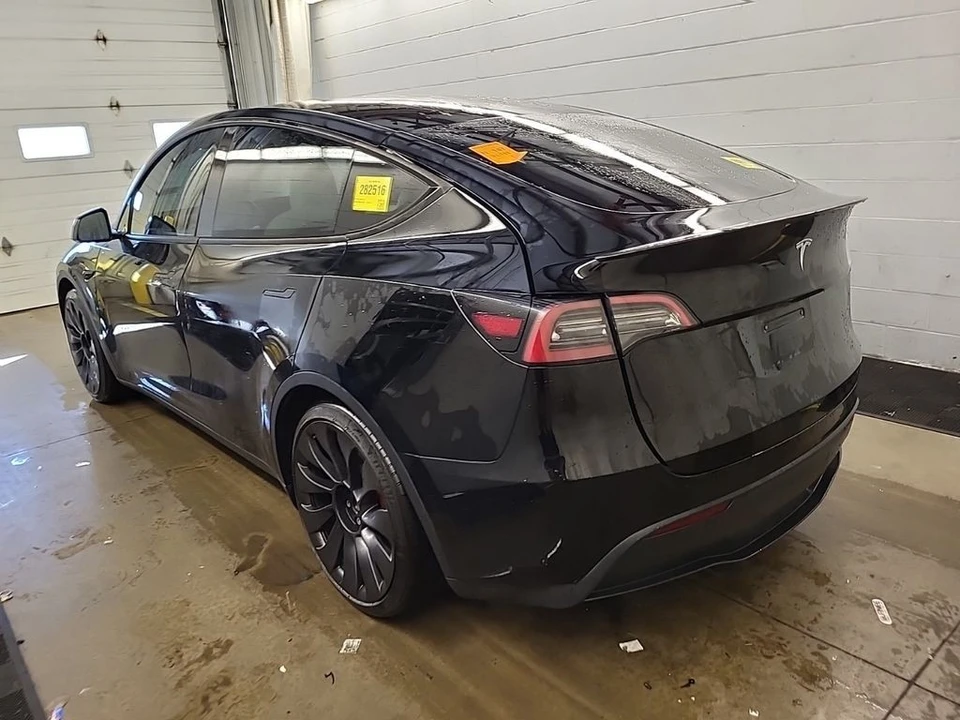 2022 Tesla Model Y Performance - Image 2 of 8