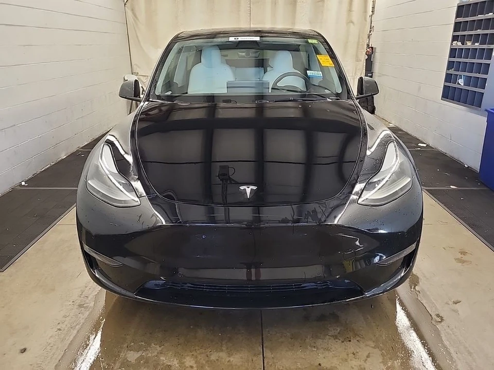 2022 Tesla Model Y Performance - Image 5 of 8