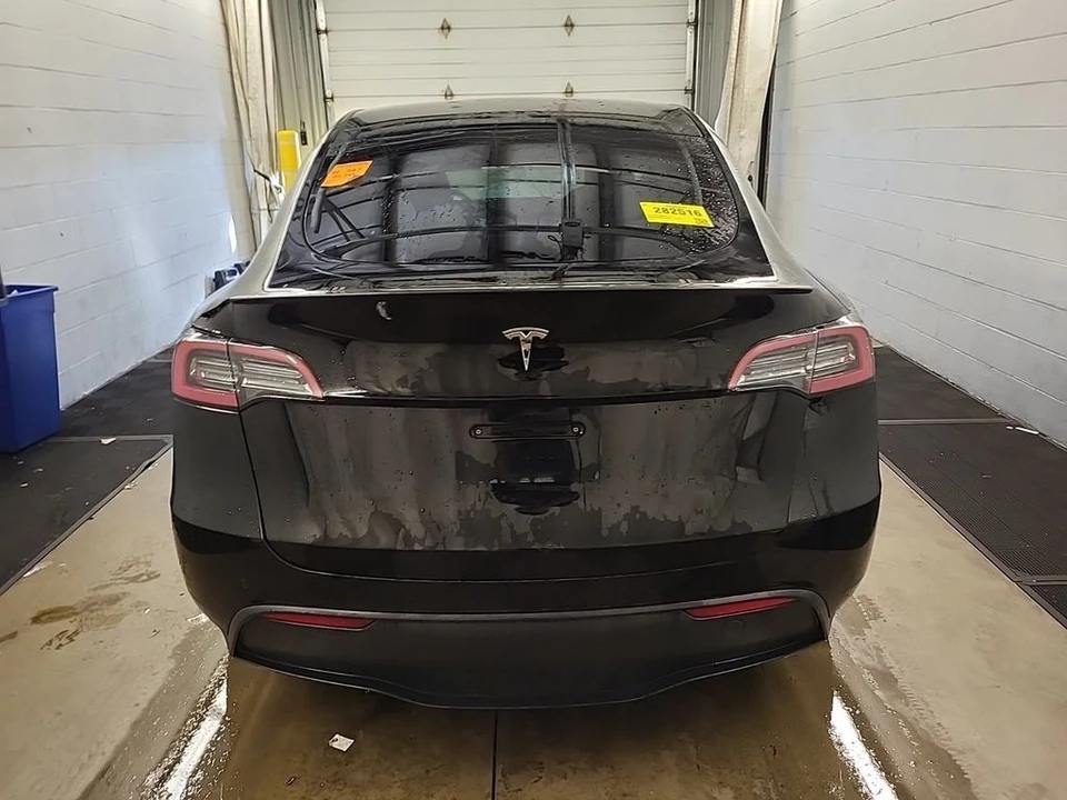 2022 Tesla Model Y Performance - Image 3 of 8