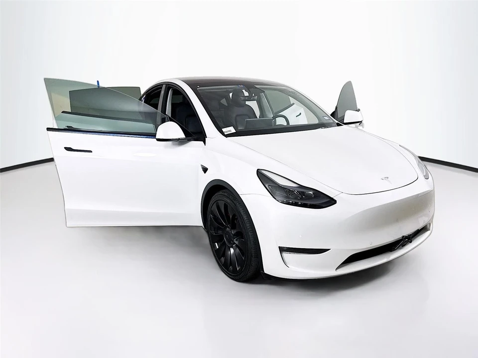 2022 Tesla Model Y Performance - Image 20 of 21