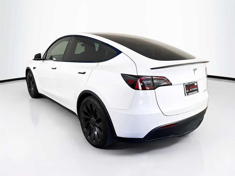 2022 Tesla Model Y Performance - Image 14 of 21