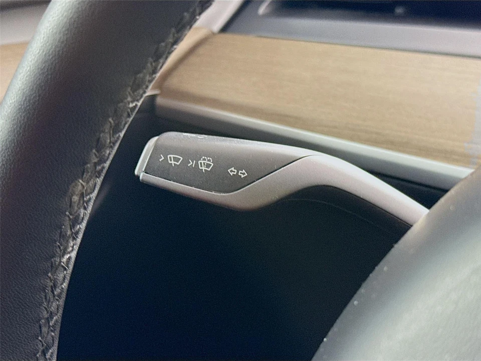 2022 Tesla Model Y Performance - Image 5 of 21
