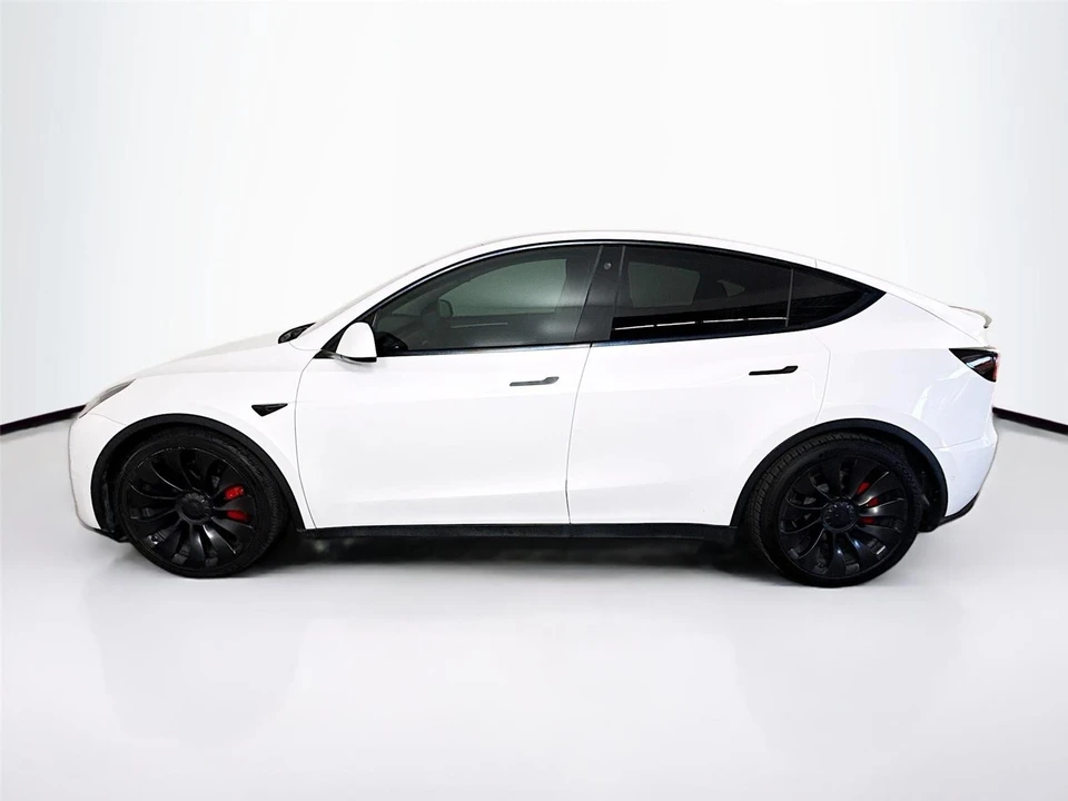 2022 Tesla Model Y Performance - Image 13 of 21