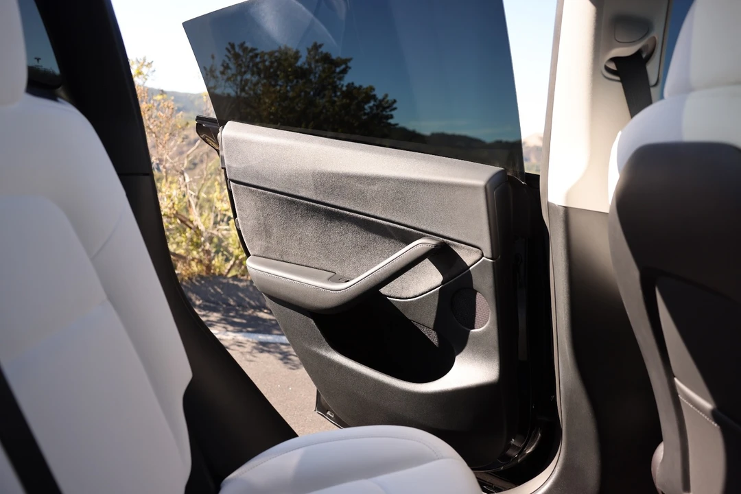 2022 Tesla Model Y Performance - Image 11 of 21