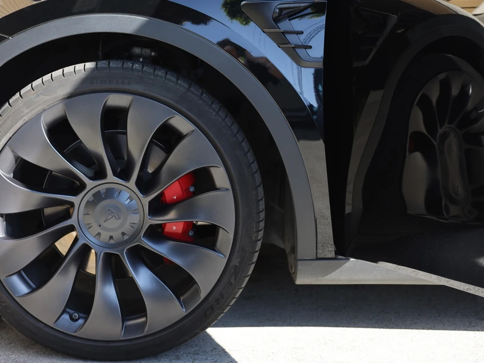 2022 Tesla Model Y Performance - Image 7 of 21