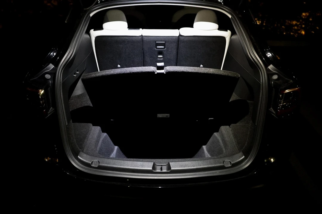 2022 Tesla Model Y Performance - Image 17 of 21