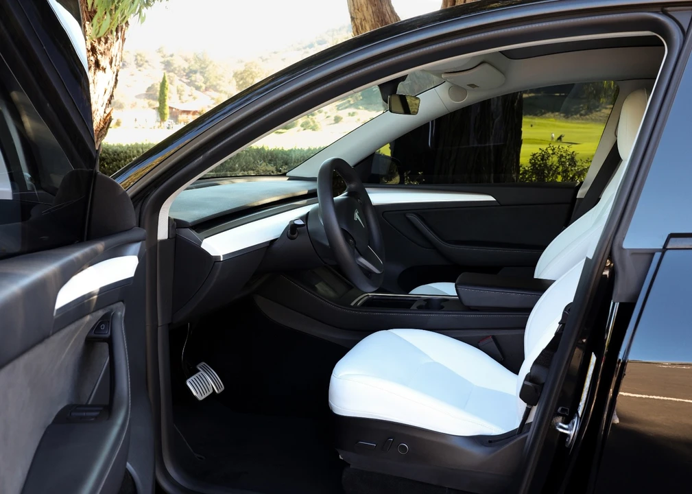 2022 Tesla Model Y Performance - Image 8 of 21
