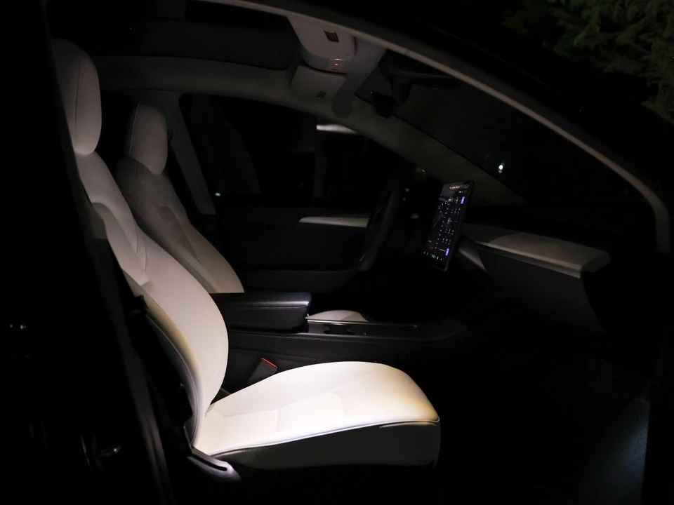 2022 Tesla Model Y Performance - Image 13 of 21