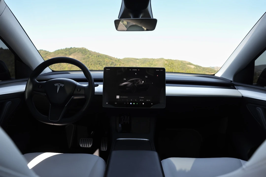 2022 Tesla Model Y Performance - Image 5 of 21