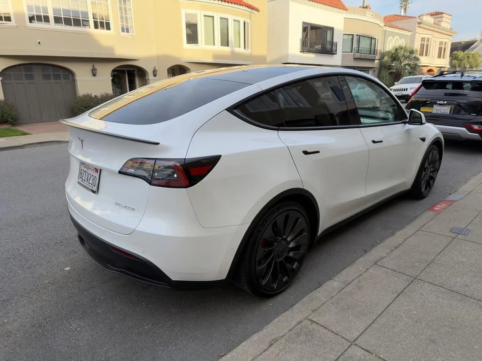 2022 Tesla Model Y Performance - Image 3 of 7