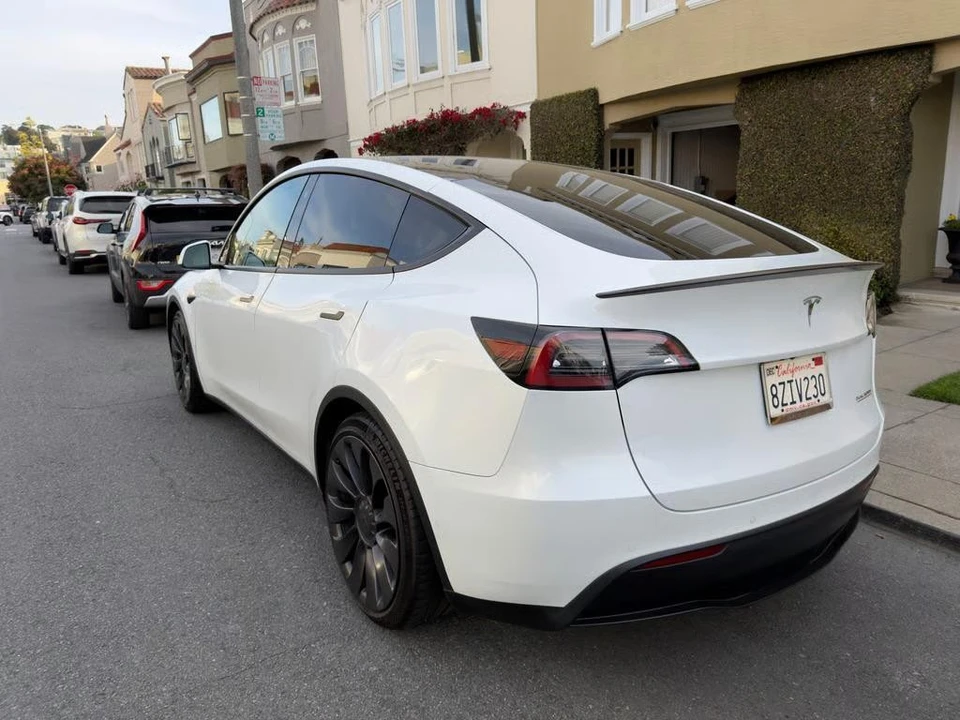 2022 Tesla Model Y Performance - Image 5 of 7