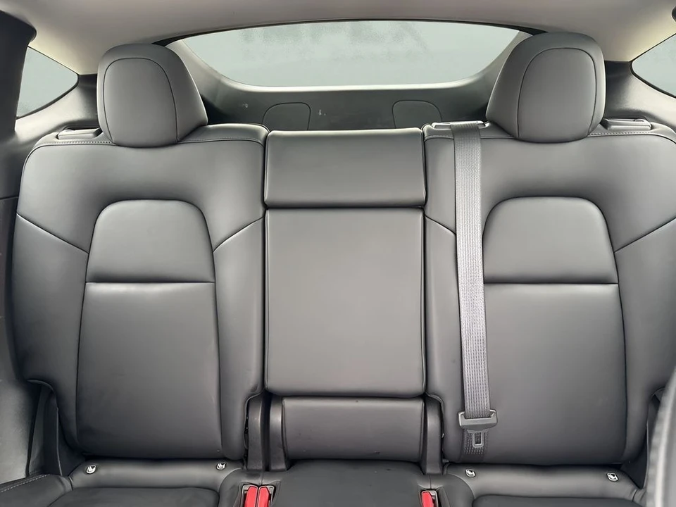 2022 Tesla Model Y Performance - Image 12 of 18