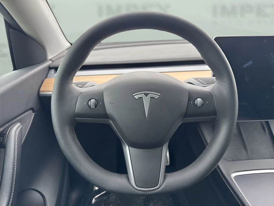 2022 Tesla Model Y Performance - Image 15 of 18