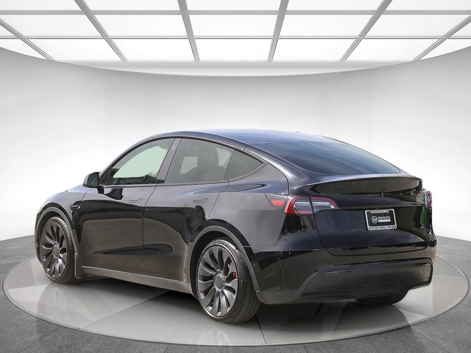2022 Tesla Model Y Performance - Image 2 of 21