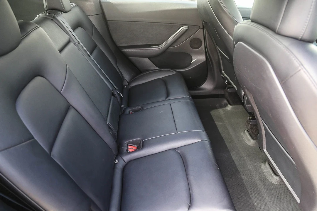 2022 Tesla Model Y Performance - Image 16 of 21