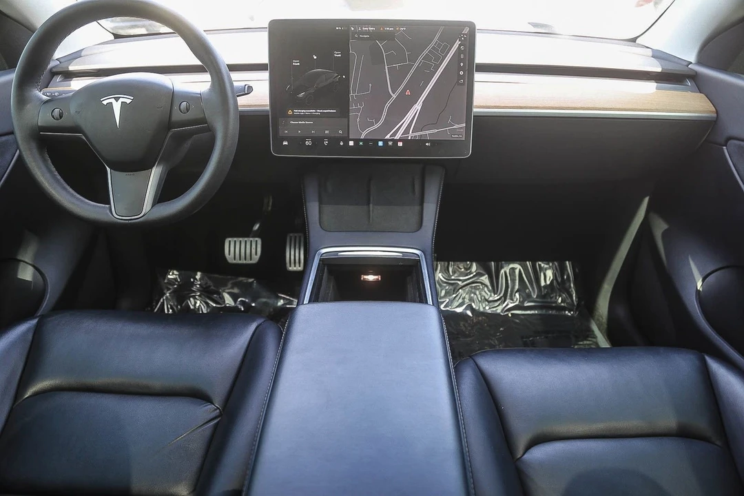 2022 Tesla Model Y Performance - Image 10 of 21