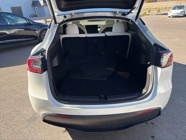 2022 Tesla Model Y Performance - Image 18 of 21