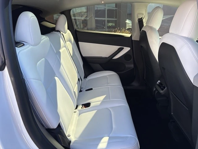 2022 Tesla Model Y Performance - Image 20 of 21