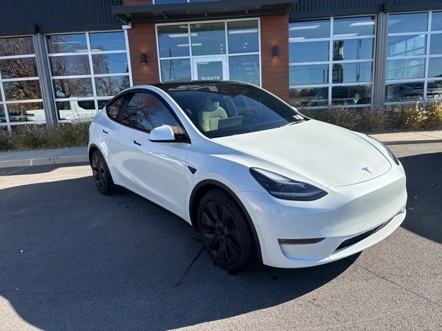 2022 Tesla Model Y Performance - Image 2 of 21