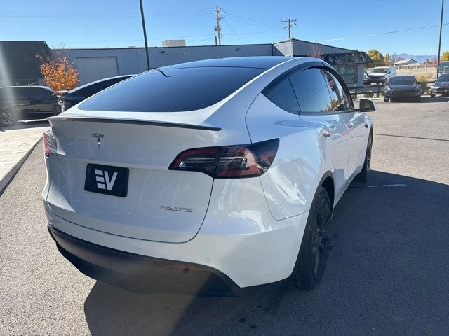 2022 Tesla Model Y Performance - Image 8 of 21