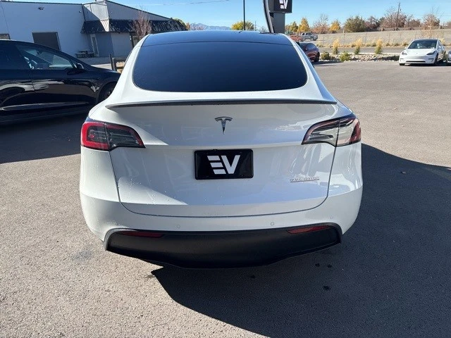 2022 Tesla Model Y Performance - Image 7 of 21