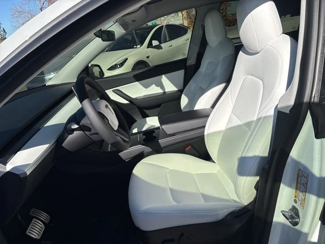 2022 Tesla Model Y Performance - Image 12 of 21