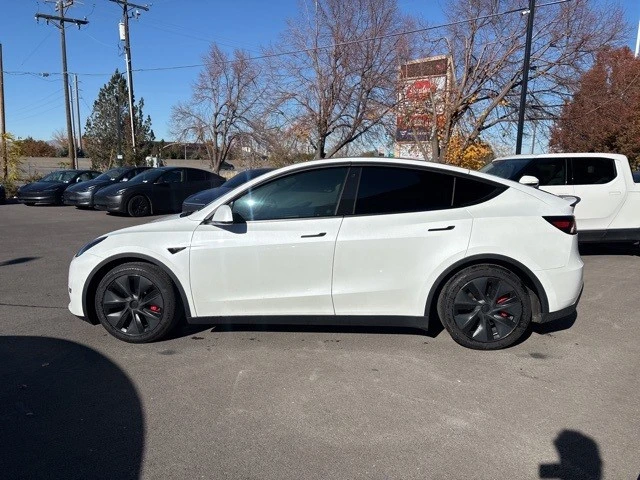 2022 Tesla Model Y Performance - Image 5 of 21